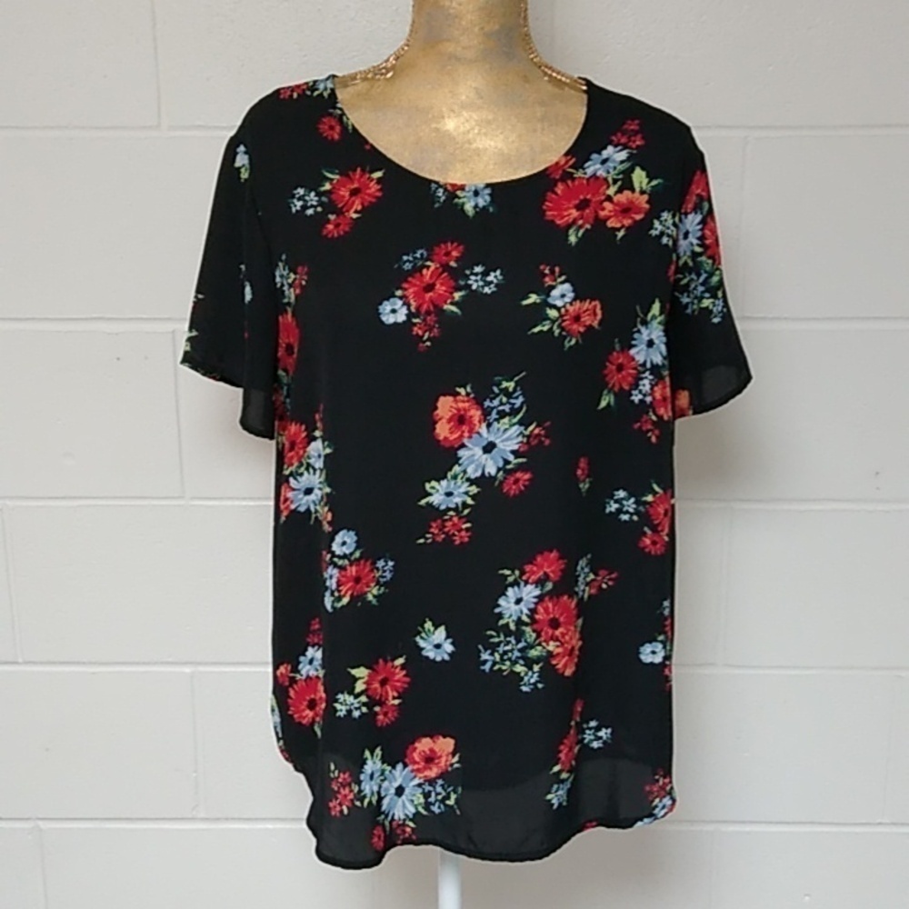 Chelsea & Theodore Black floral print short sleeve round neck cover up tunic top
